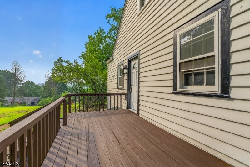 28 Dogwood Ln