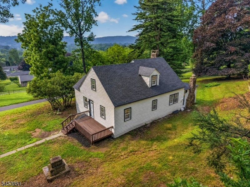 28 Dogwood Ln