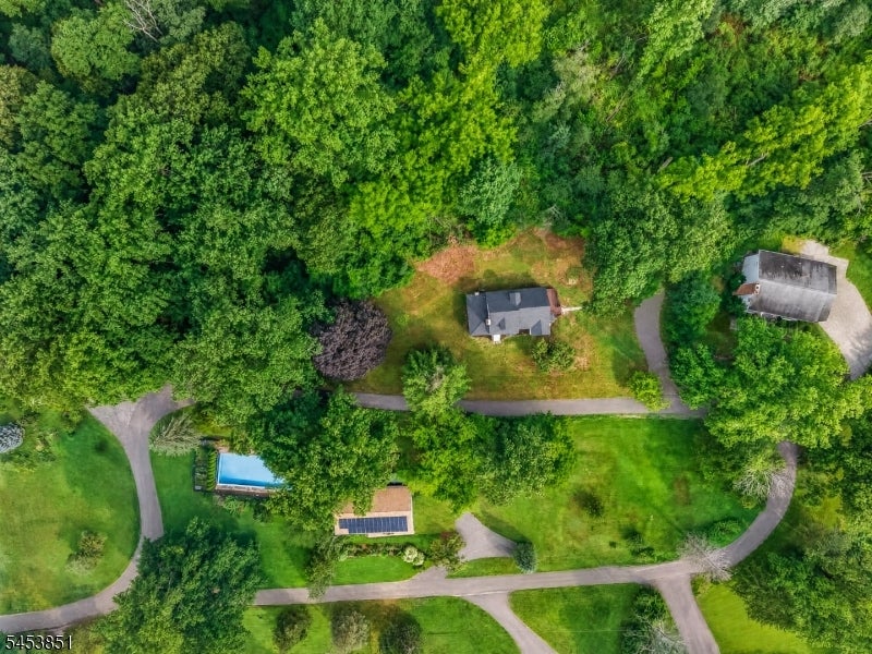 28 Dogwood Ln