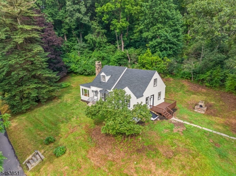 28 Dogwood Ln