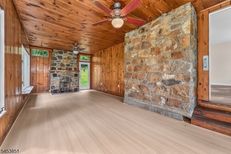 28 Dogwood Ln