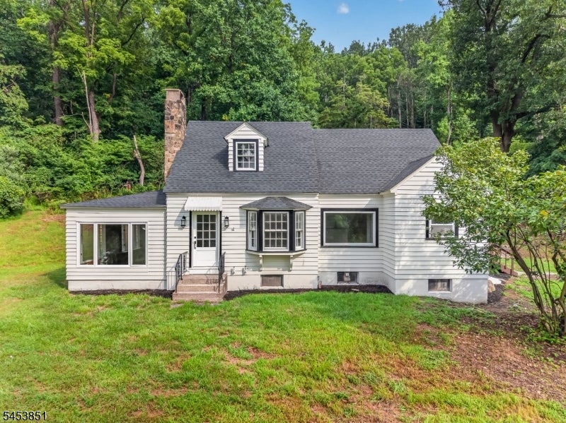 28 Dogwood Ln