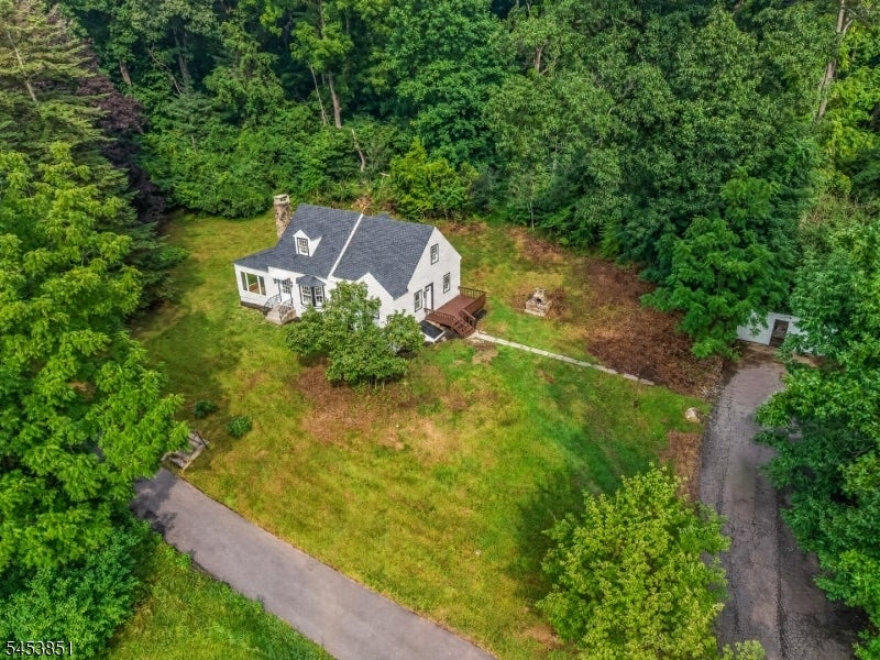 28 Dogwood Ln
