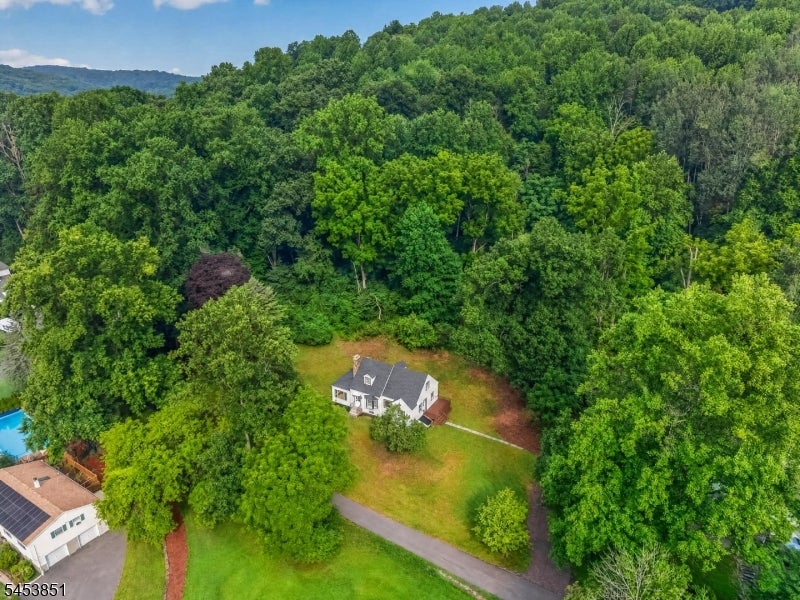 28 Dogwood Ln