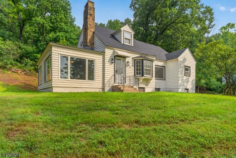 28 Dogwood Ln