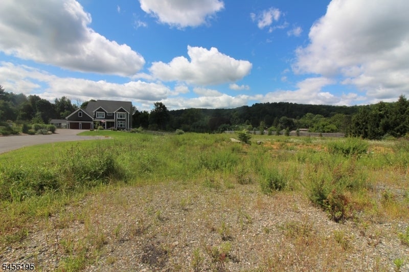 4 Wade Farm Rd