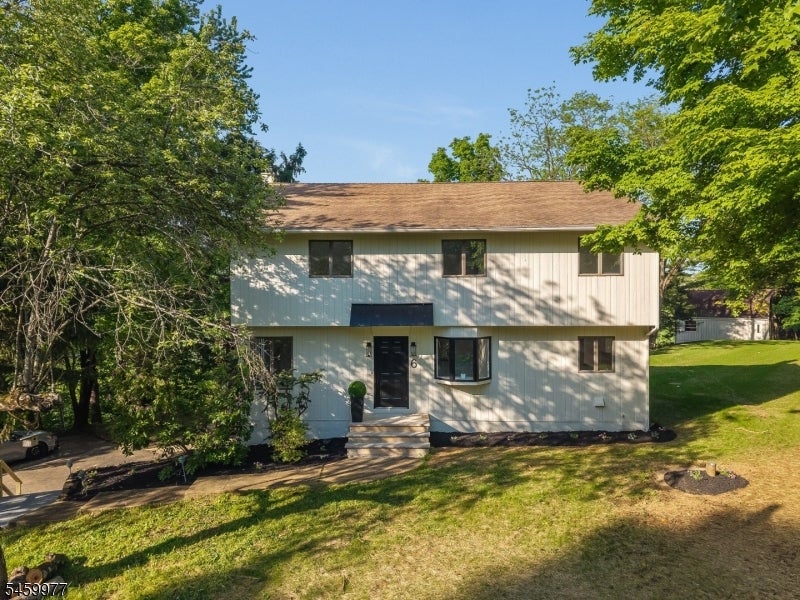 6 RACE STREET