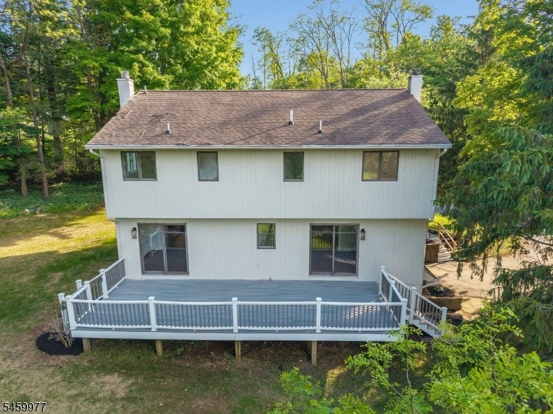 6 RACE STREET
