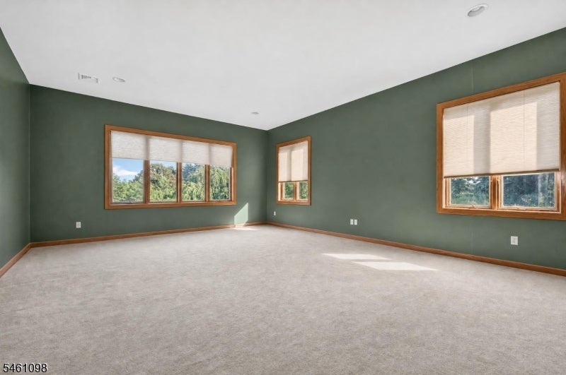 8 Springhill Road