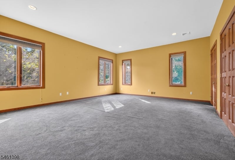 8 Springhill Road