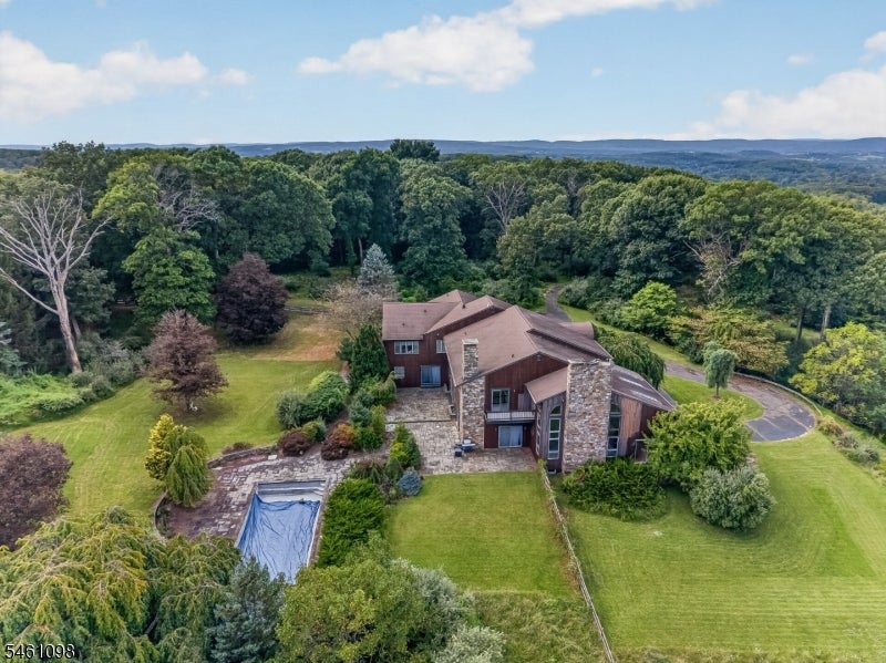 8 Springhill Road