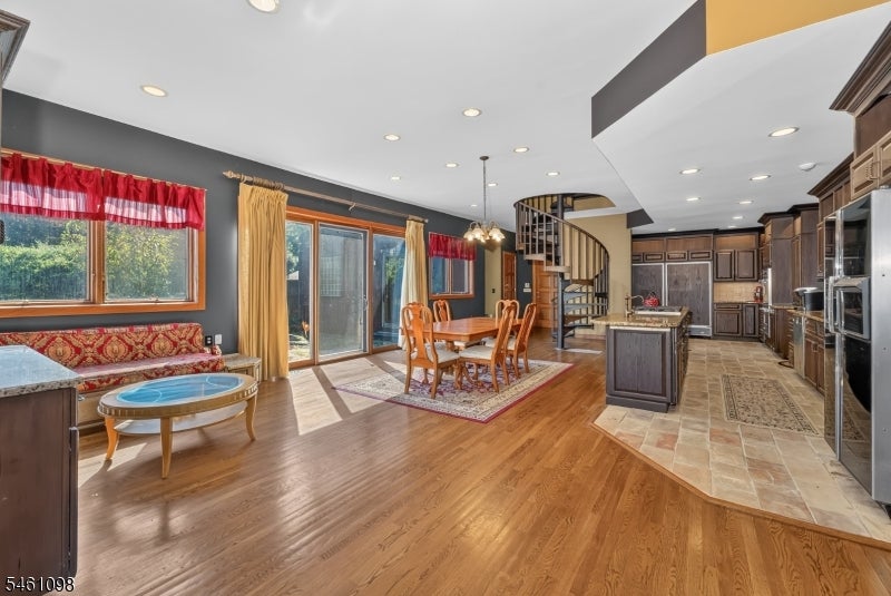 8 Springhill Road