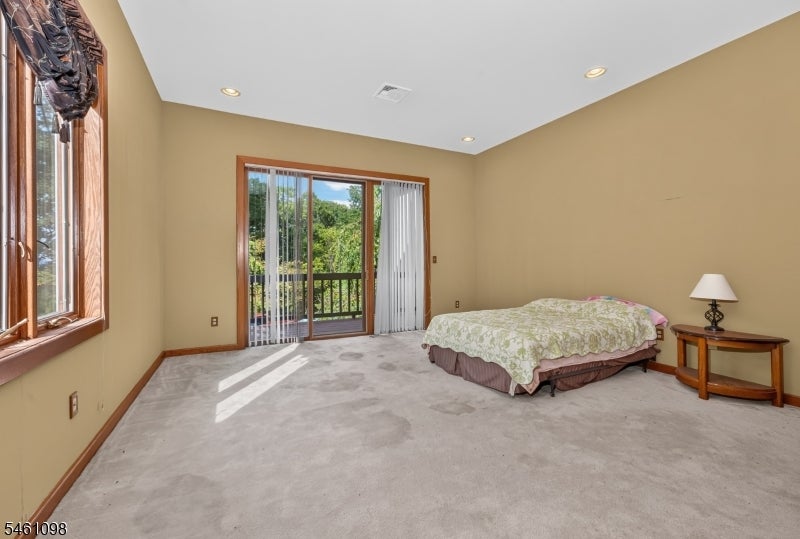8 Springhill Road