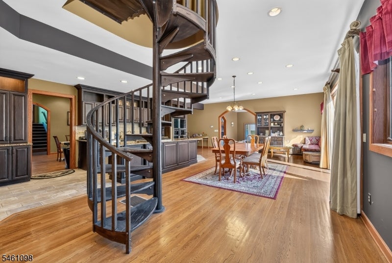 8 Springhill Road