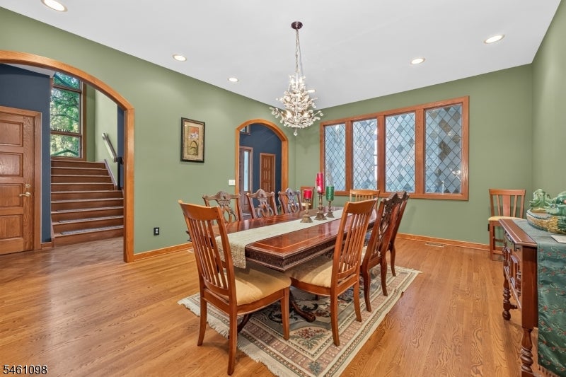8 Springhill Road