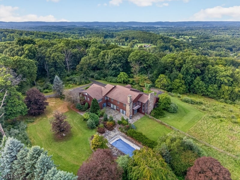 8 Springhill Road