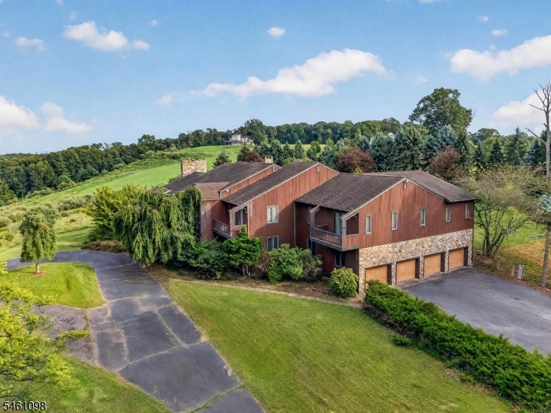 8 Springhill Road