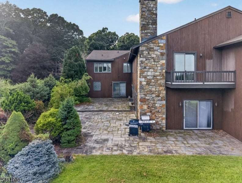 8 Springhill Road