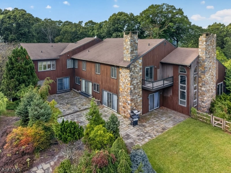 8 Springhill Road