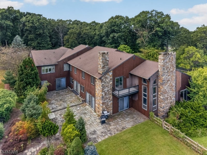 8 Springhill Road