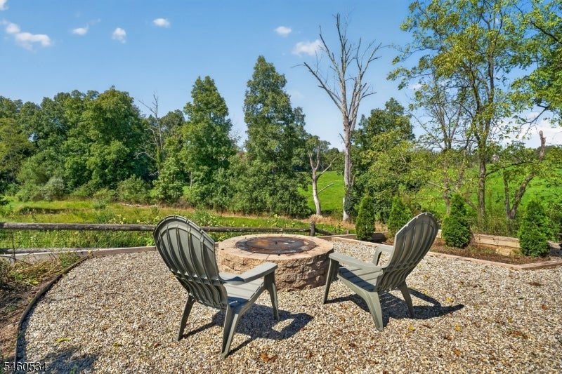 6 Pinewood Rd
