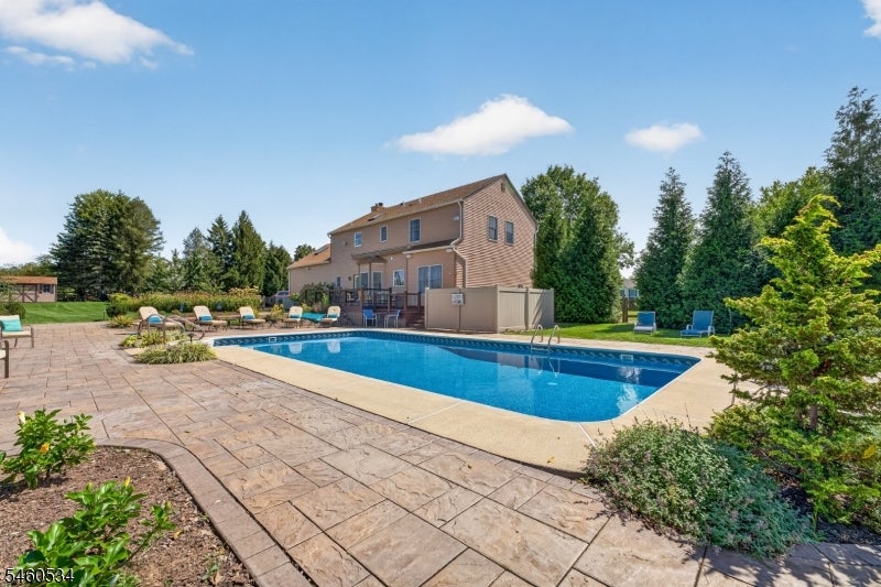 6 Pinewood Rd