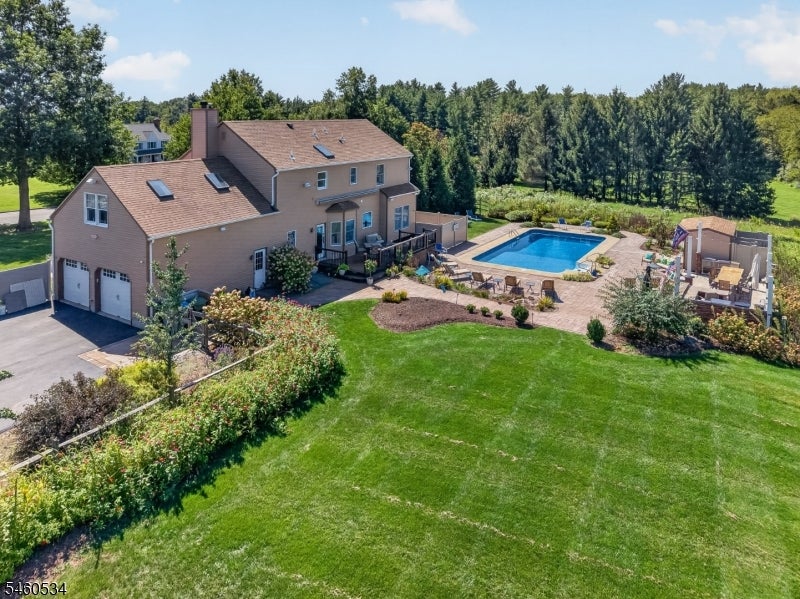 6 Pinewood Rd
