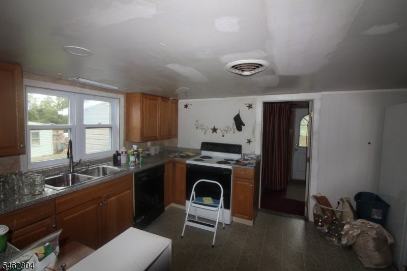 498 Bellis Road