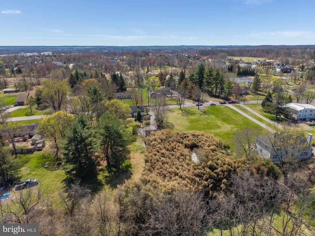 40 SERGEANTSVILLE ROAD