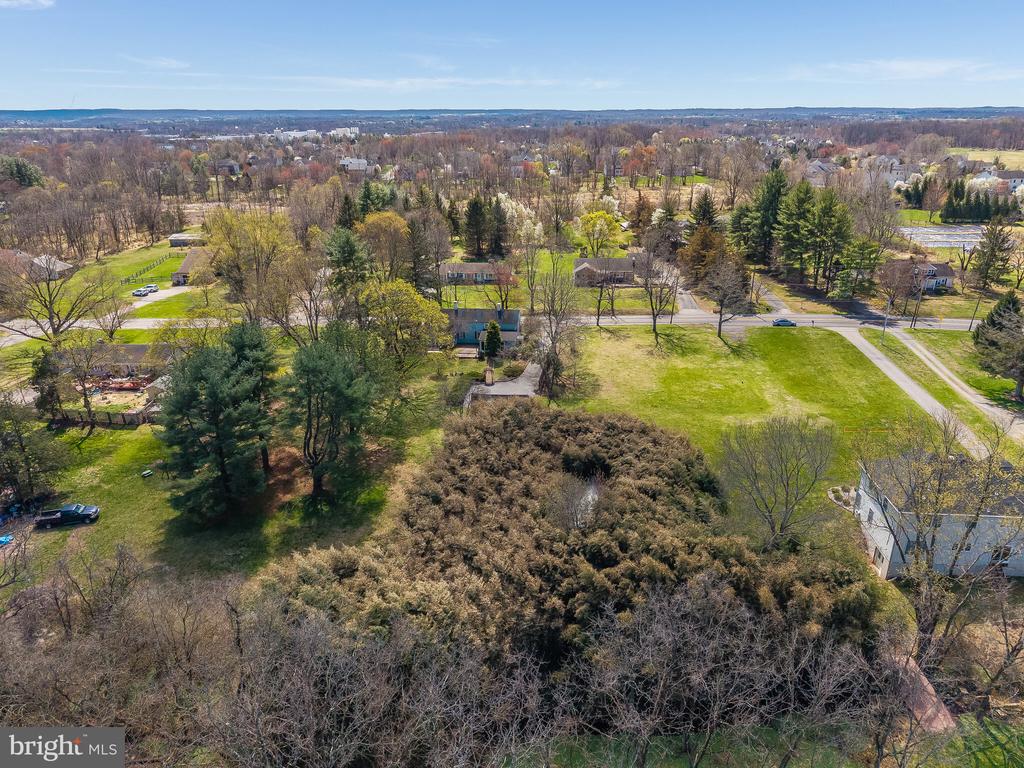 40 SERGEANTSVILLE ROAD