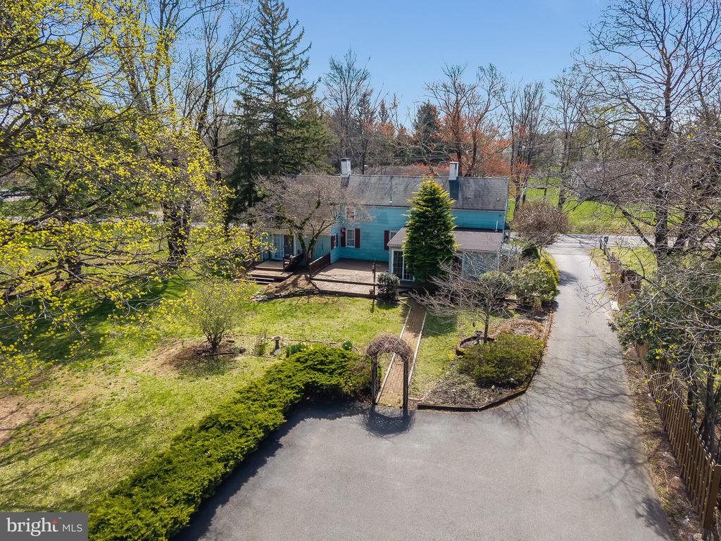 40 SERGEANTSVILLE ROAD