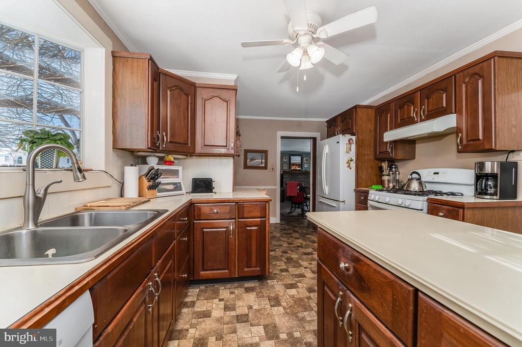 40 SERGEANTSVILLE ROAD