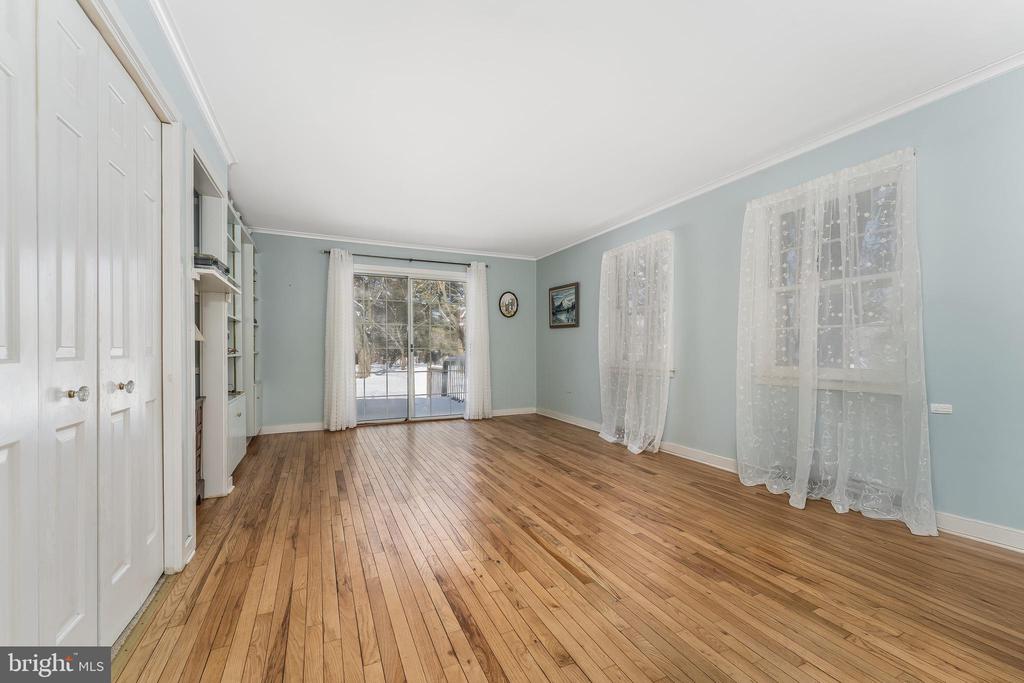 40 SERGEANTSVILLE ROAD