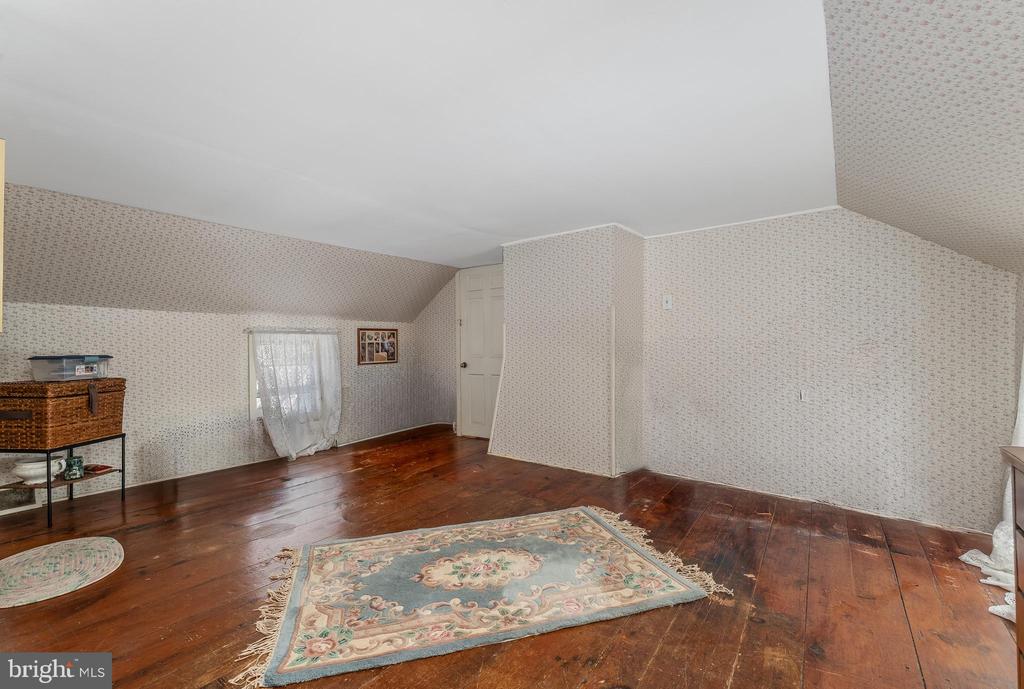 40 SERGEANTSVILLE ROAD