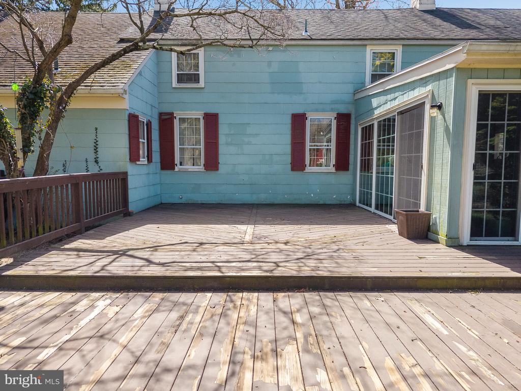 40 SERGEANTSVILLE ROAD