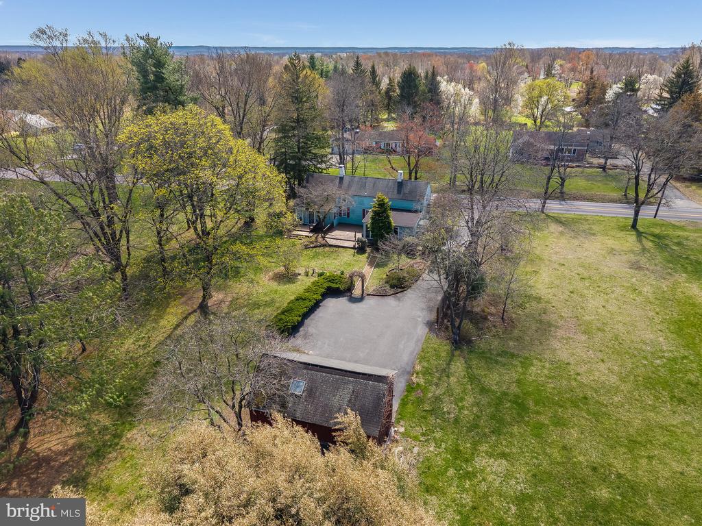 40 SERGEANTSVILLE ROAD