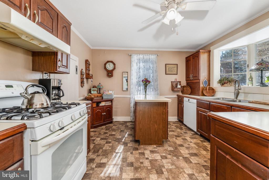 40 SERGEANTSVILLE ROAD
