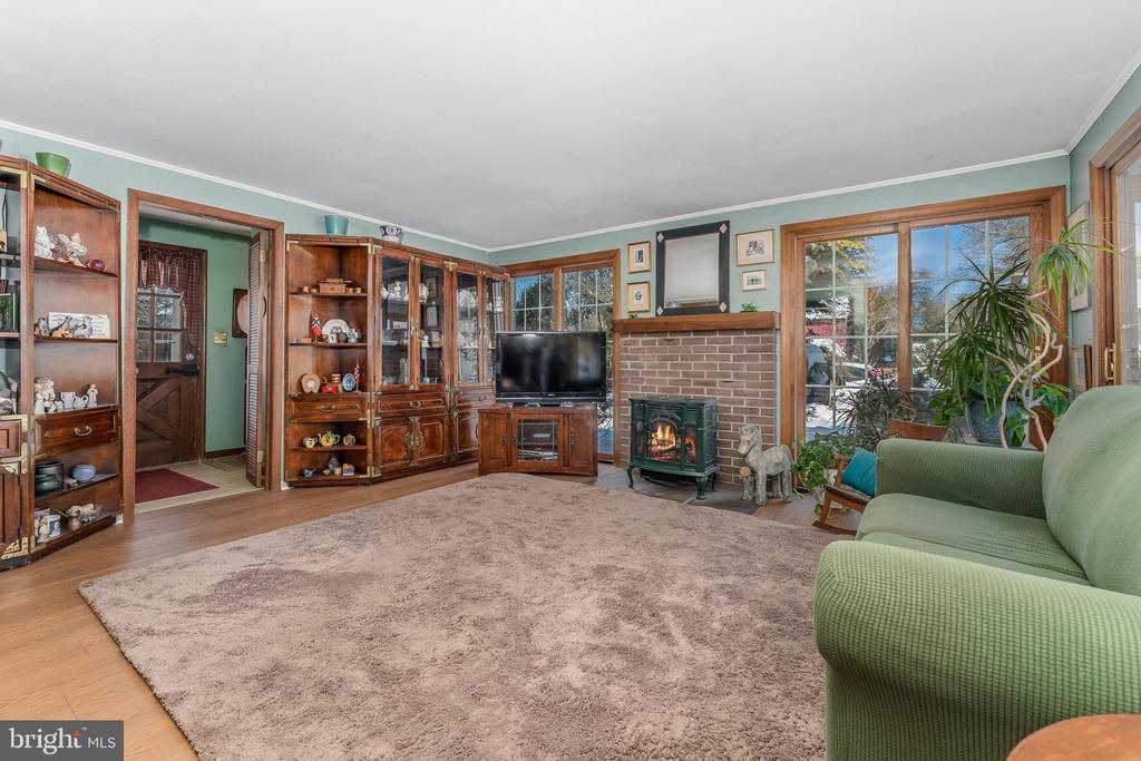 40 SERGEANTSVILLE ROAD