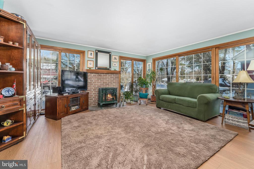 40 SERGEANTSVILLE ROAD