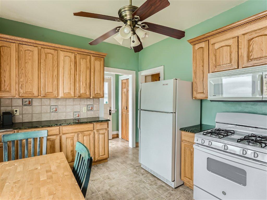 351 Grand Avenue W
