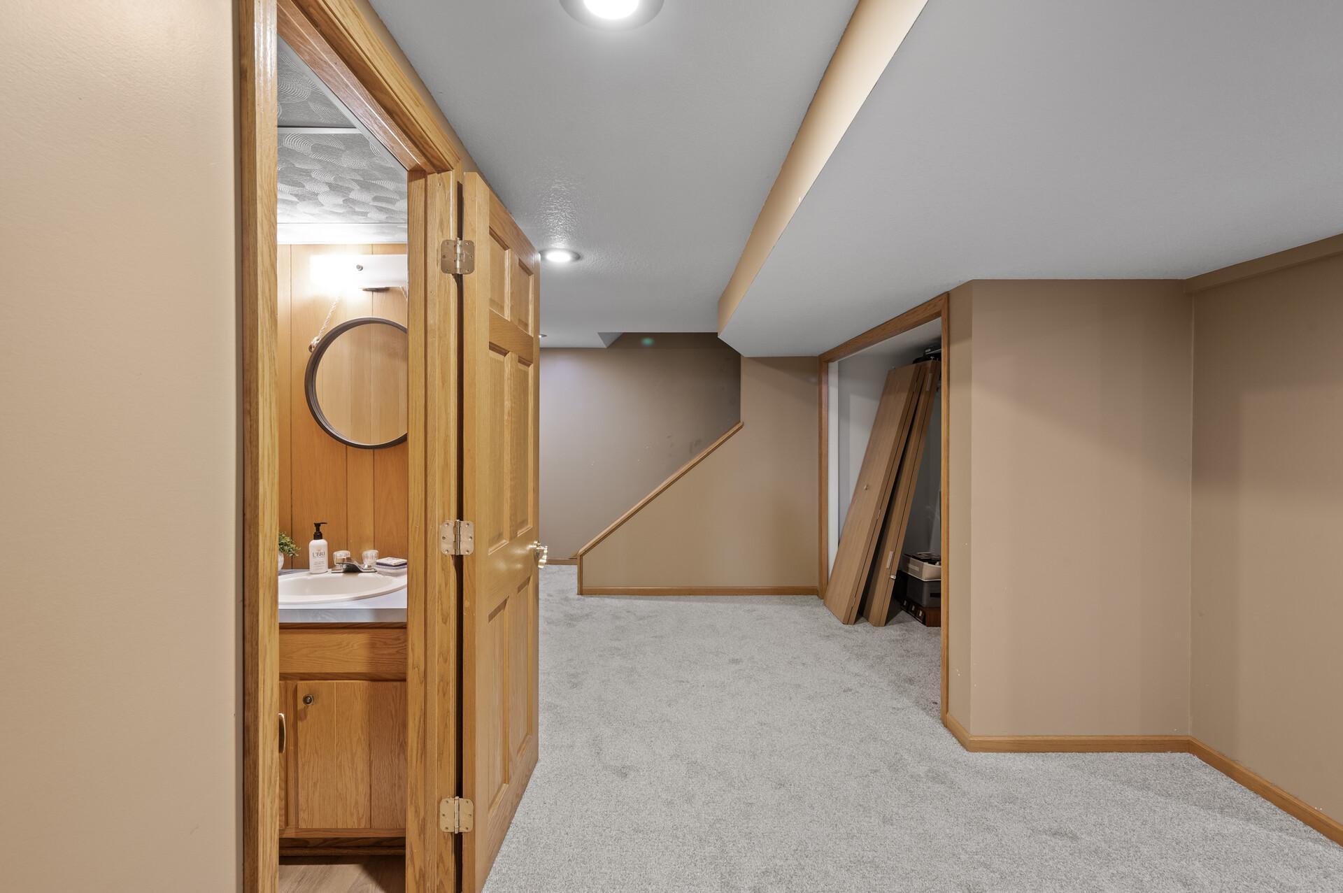 2046 Jade Lane