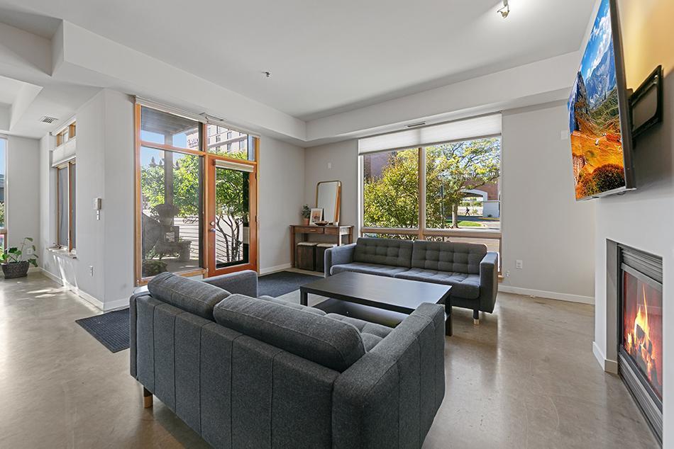 196 10th Street E Unit: 111