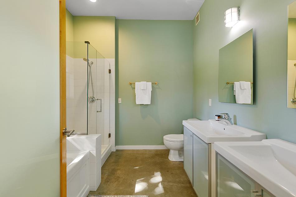 196 10th Street E Unit: 111