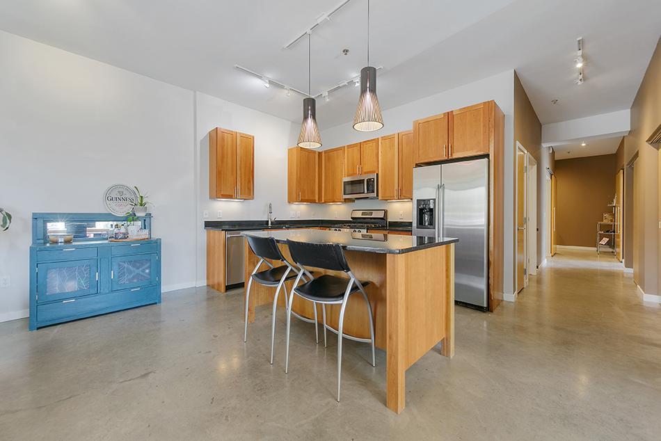 196 10th Street E Unit: 111