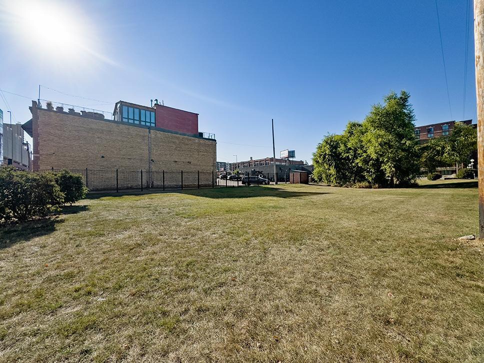 196 10th Street E Unit: 111