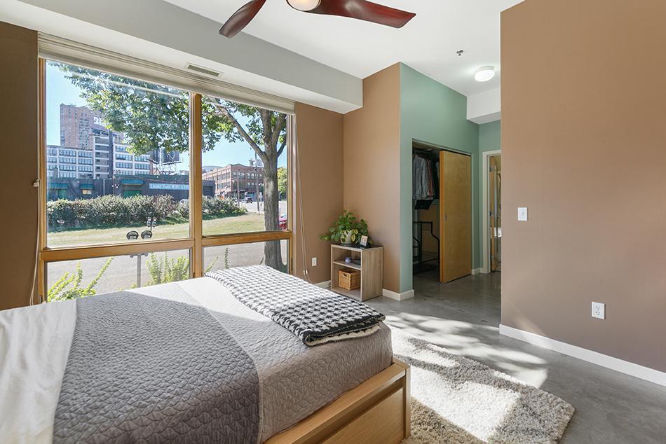 196 10th Street E Unit: 111
