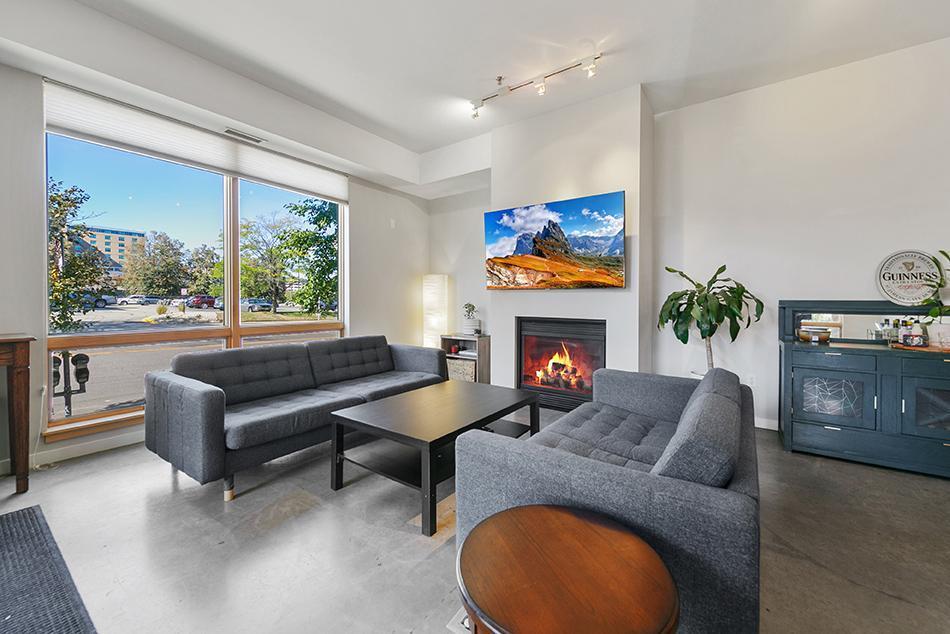 196 10th Street E Unit: 111