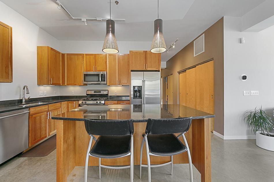 196 10th Street E Unit: 111