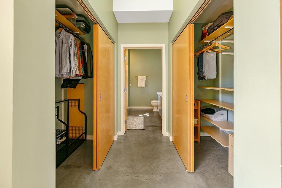 196 10th Street E Unit: 111