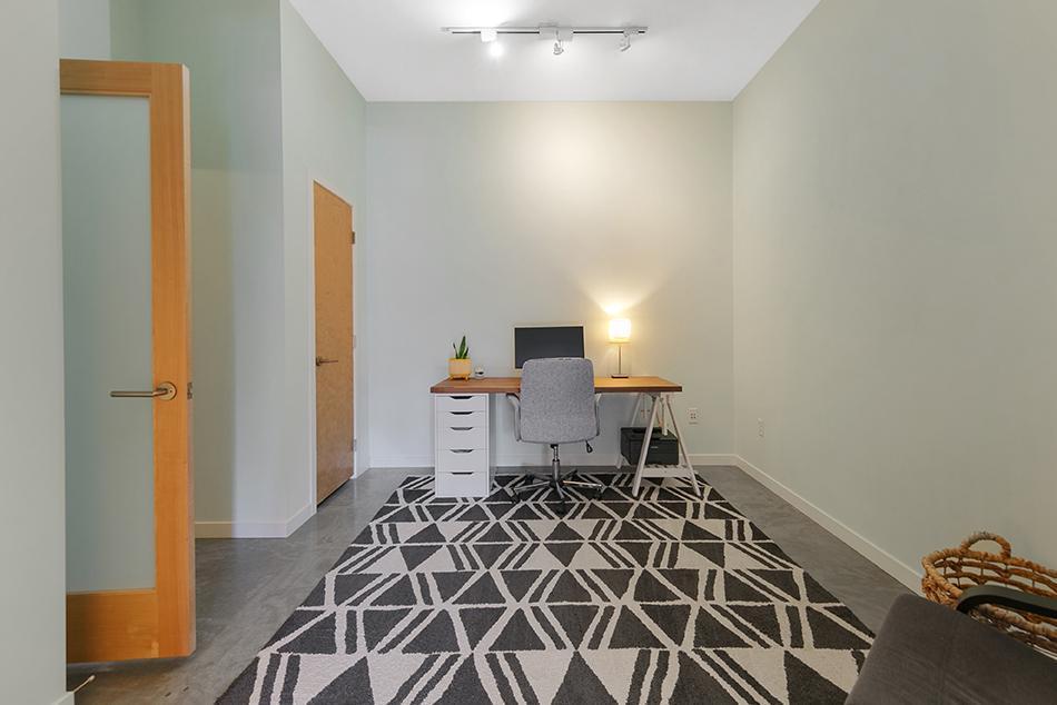 196 10th Street E Unit: 111